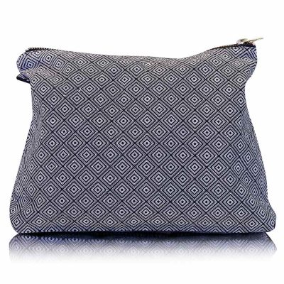 large zip canvas wash bag