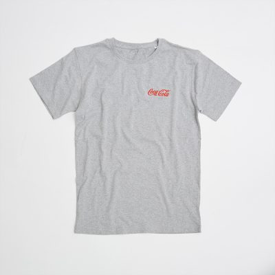 unisex-short-sleeves-t-shirts-with-logo
